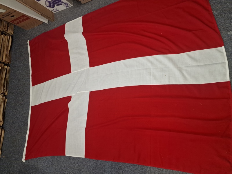 Stort originalt Dannebrogs flag 