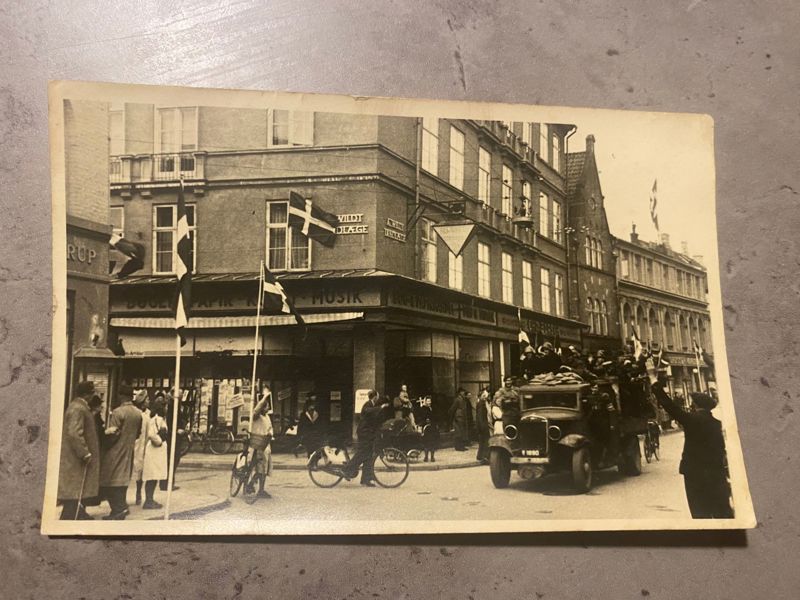 Sjældent originalt foto af den danske modstandsbevægelse (korps Ågesen mm) 