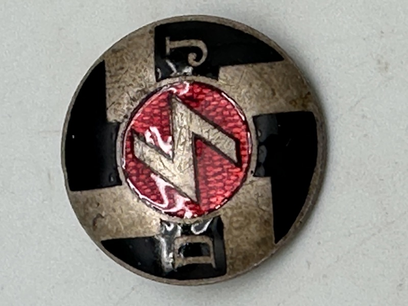 Originalt 3rd Reich DJ- Deutsche Jungfolk member badge within HJ