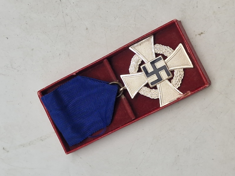 Original medalje for 25 års tro tjeneste med æske 