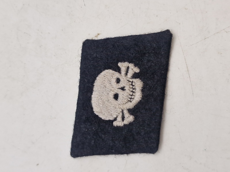 Original Waffen-Ss “Pumpkin Head Pattern” Em/Nco’s Totenkopf Collar Tab