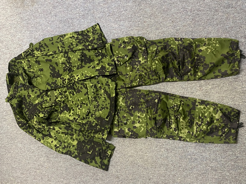 Original dansk uniform i M/84 sløring 