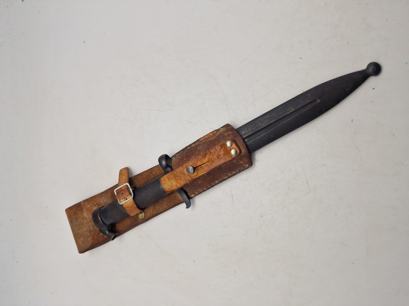 Original svensk model 1896 bajonet med frø 