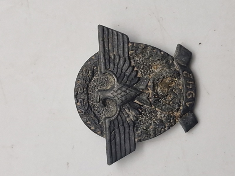 Original Tysk WW2 nål - Police 1942 Donation