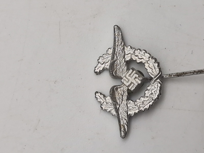 Original Tysk WW2 nål - for kvindelige civil ansatte ved Luftwaffe 