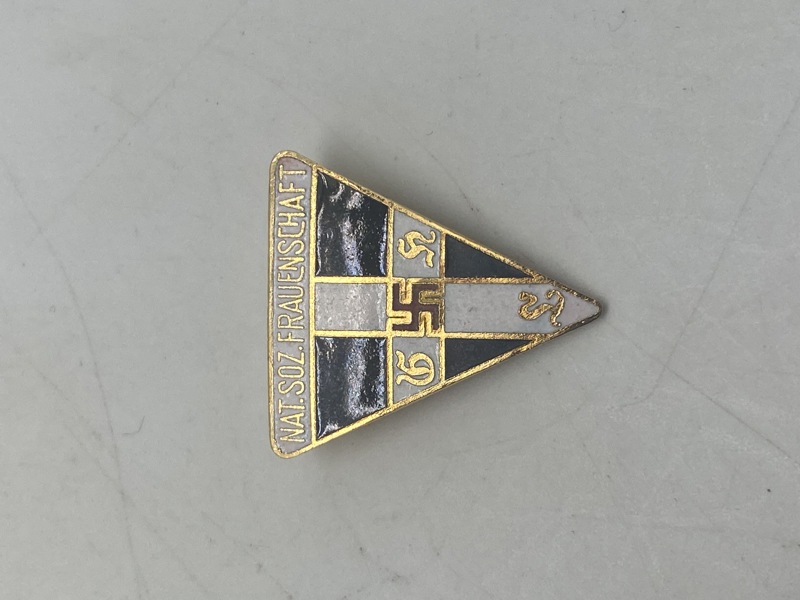 Tysk ww2 Frauenschaft badge - Efterkrigs 