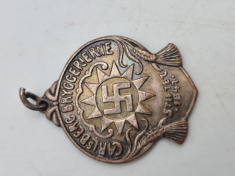 Original Carlsberg medalje med hagekors 