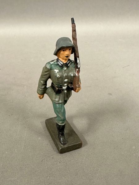 Original Lineol figur fra 30/40 erne, Tysk soldat 