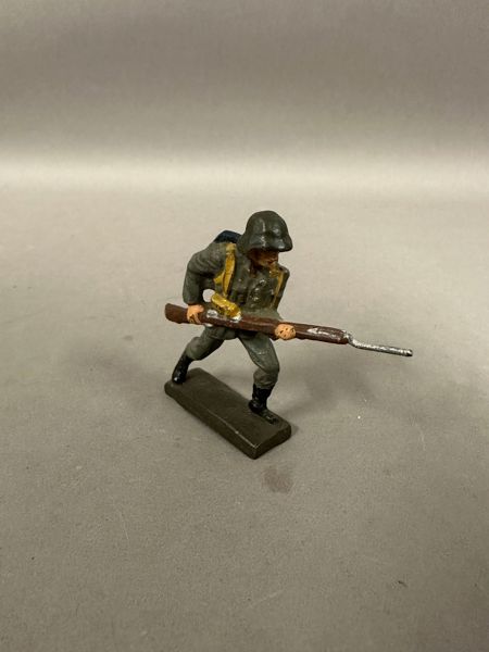 Original Lineol figur fra 30/40 erne, Tysk soldat 