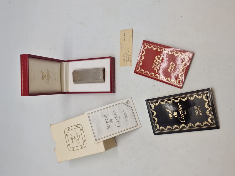 Original Cartier lighter med æske og certifikat 