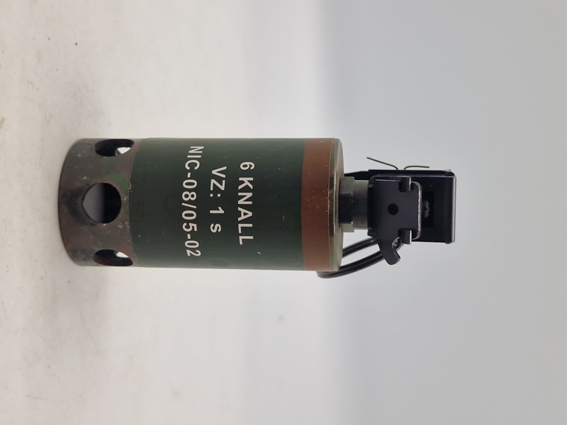 Original “6 Knall” granat - bruges bl.a. ved RIOT controls