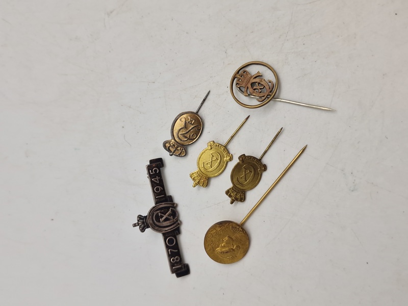 Samling originale royale pins fra ww2 perioden