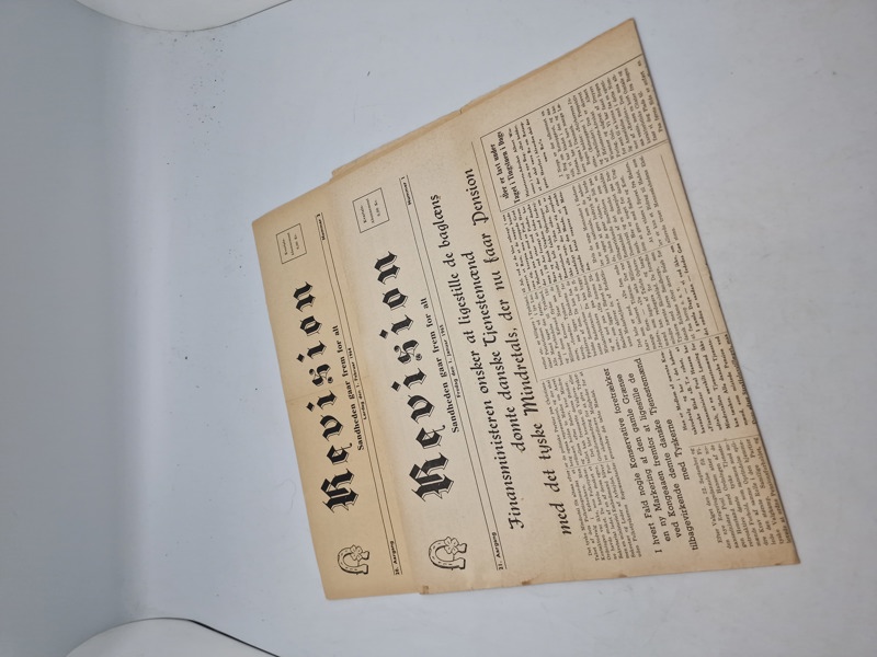 Originale eks af avisen “Revision” som var kendt for at hjælpe tidligere frikorps soldater mm