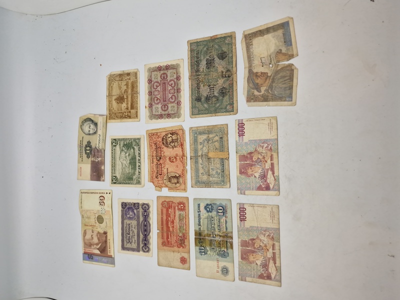 Samling diverse pengesedler