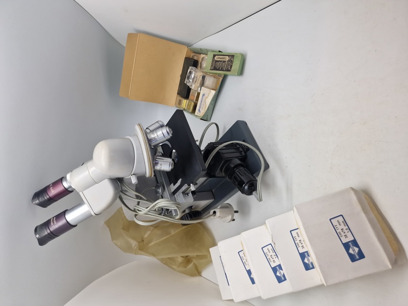 Reichert microscope Neopan Compound microscope med tilbehør