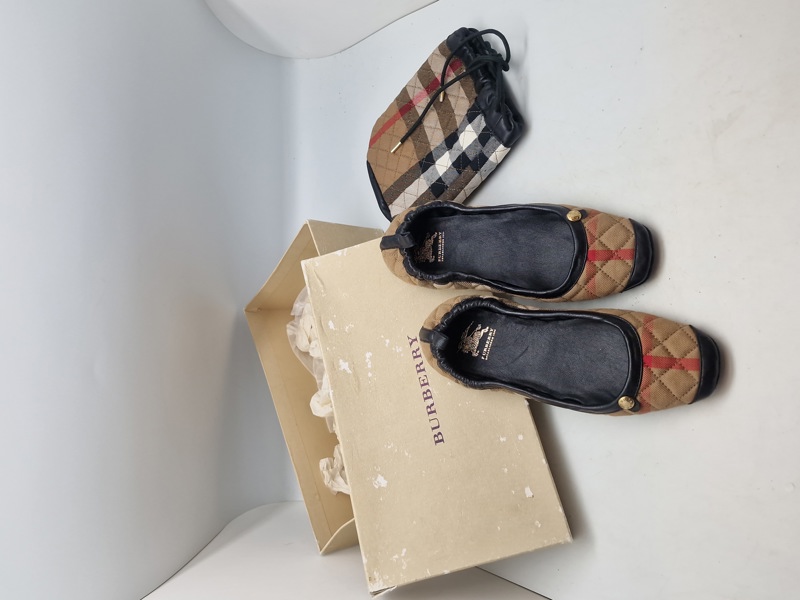 Originale Burberry sko med æske størelse 35