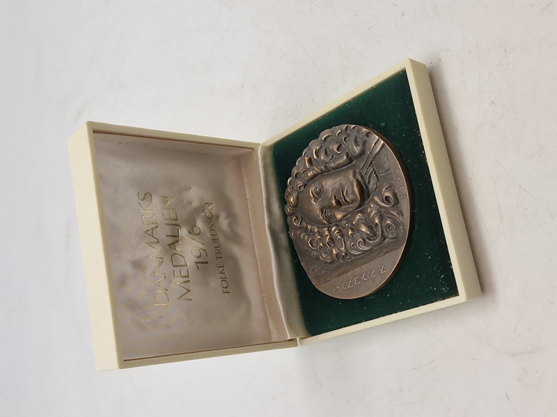 Danmarks medaljen 1976 med æske