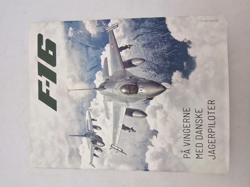 F-16 På vingerne med Danske jægerpiloter