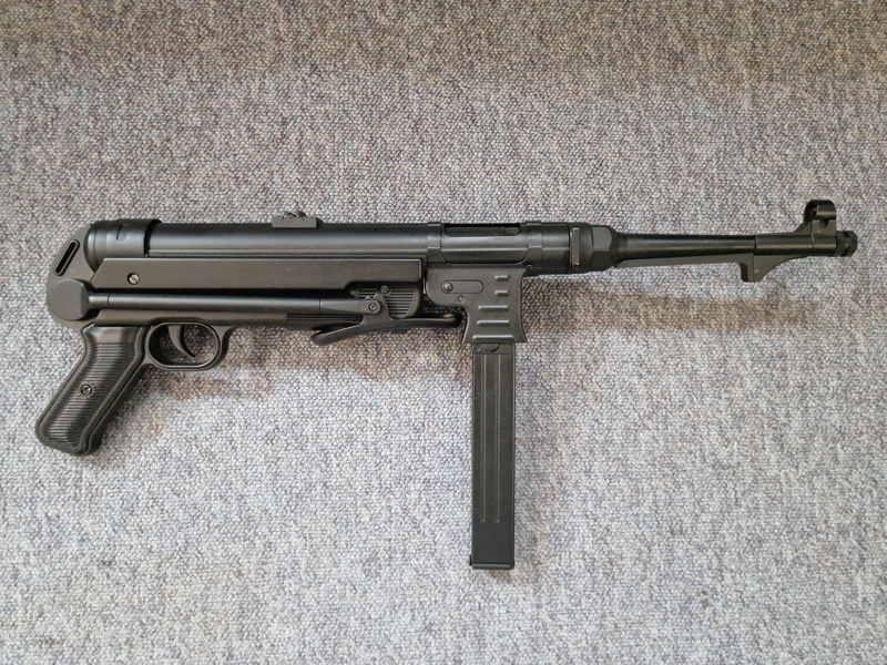 MP40 softgun med vægt som originalen