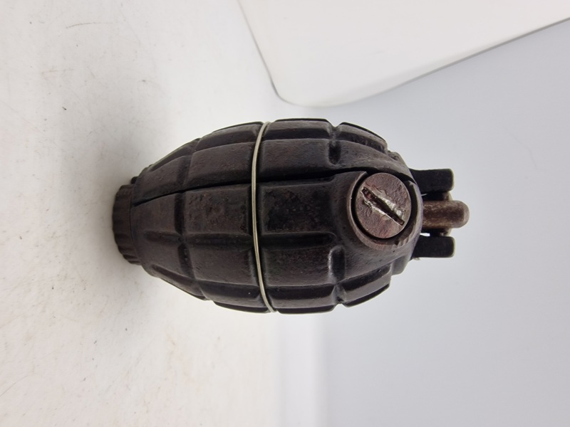 Original nedkastet Mills granat WW2 - deaktiveret