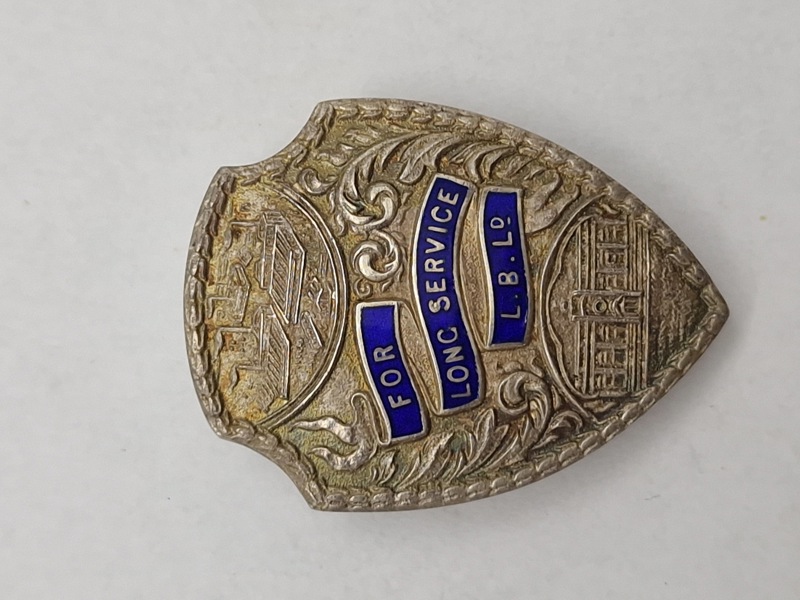 Originalt Engelsk sølvbadge givet til Dansker