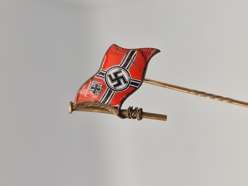 Original Kriegsmarine pin - ww2