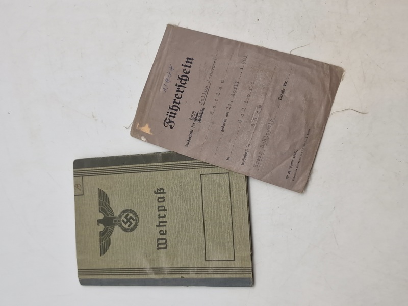 Originalt wehrpas og führerschein