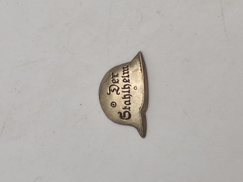 Originalt Der Stahlhelm badge