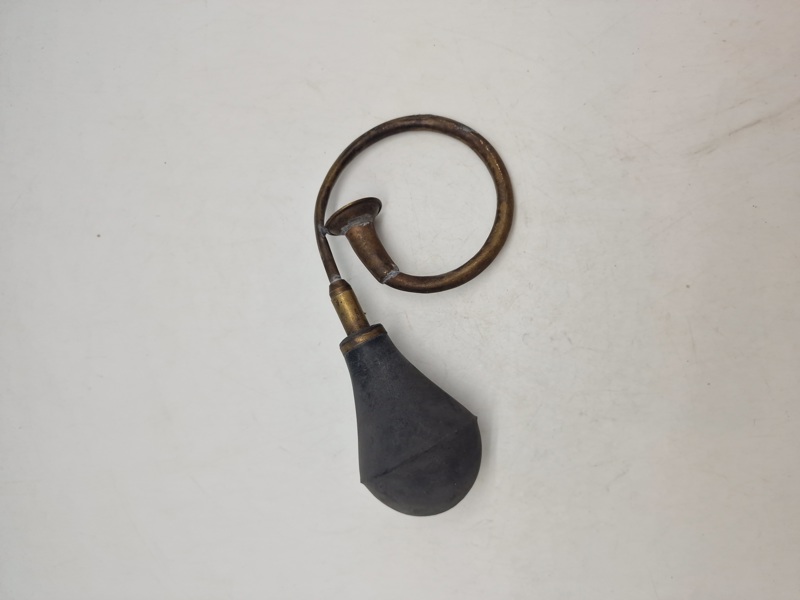 Antik automobil horn