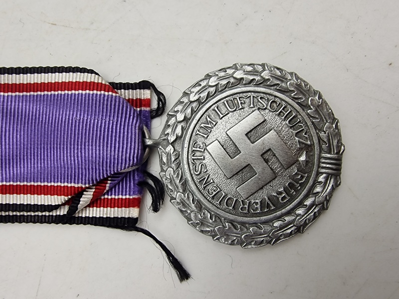 Original Luftschutz Medal 2nd Class WW2, tung