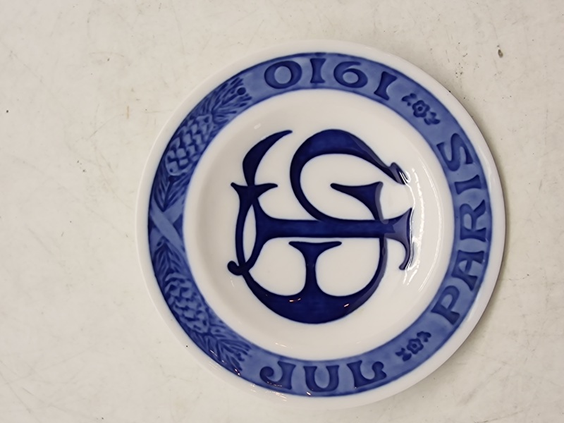 Ekstremt sjælden Royal Copenhagen juleplatte fra 1910, lavet som hjælp for ofrene under den store oversvømmelse i Paris. Overskuddet fra salget gik der til