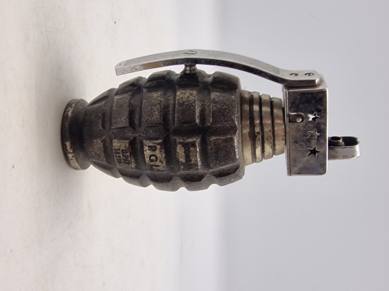 Granat formet som lighter