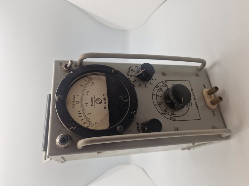 Originalt multimeter fra det amerikanske forsvar