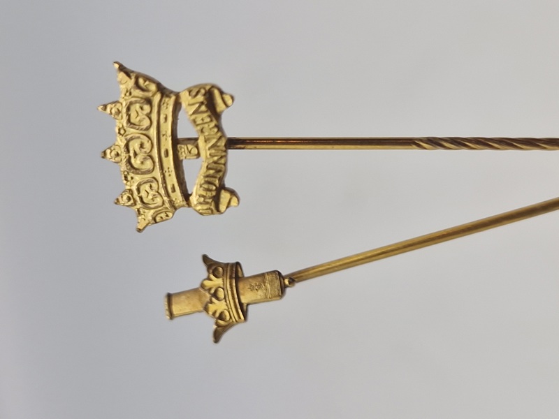Originale pins fra forsvaret 