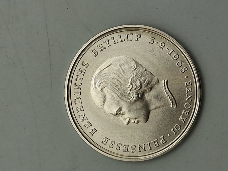 dansk 10-kronemønt, der blev udgivet i anledning af Prinsesse Benediktes bryllup den 3. september 1968. 