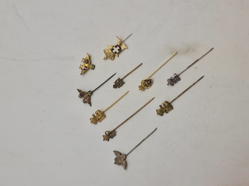 Samling diverse pins