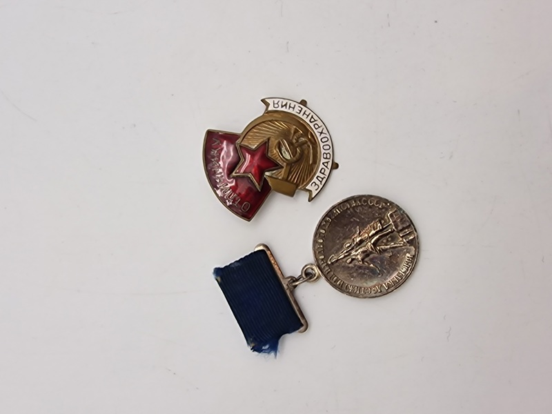 Original russisk pin og medalje 
