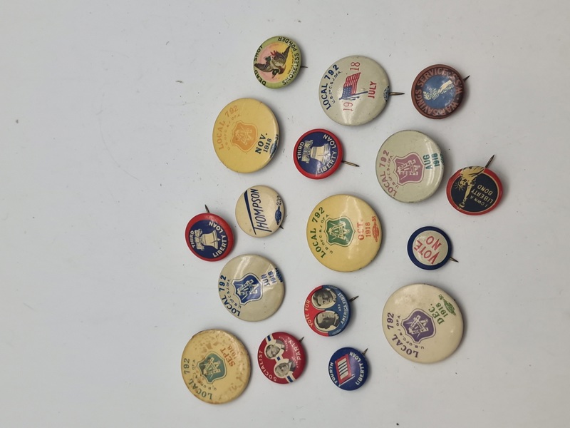 Originale pins -LOCAL 792
