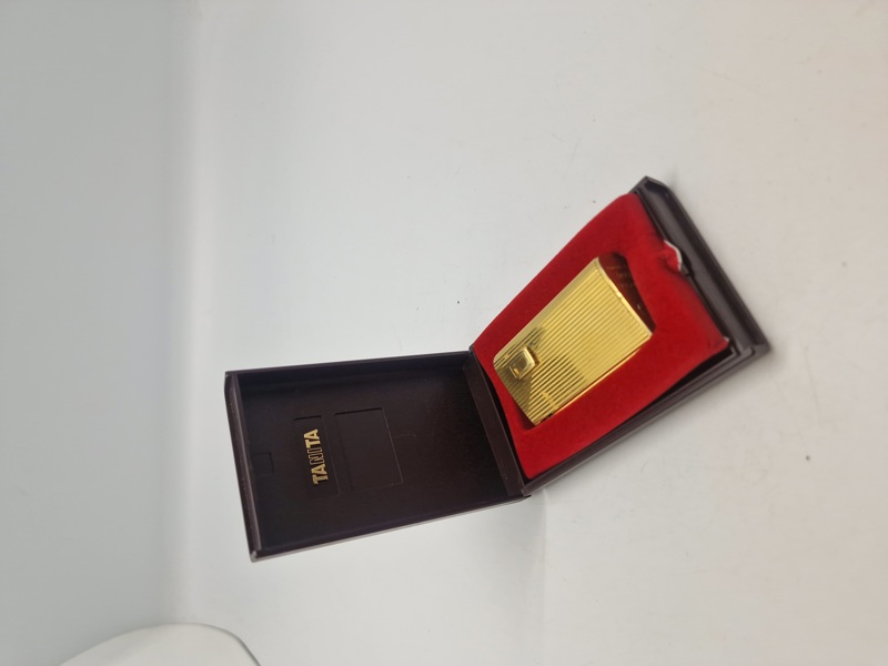 Ronson lighter med æske