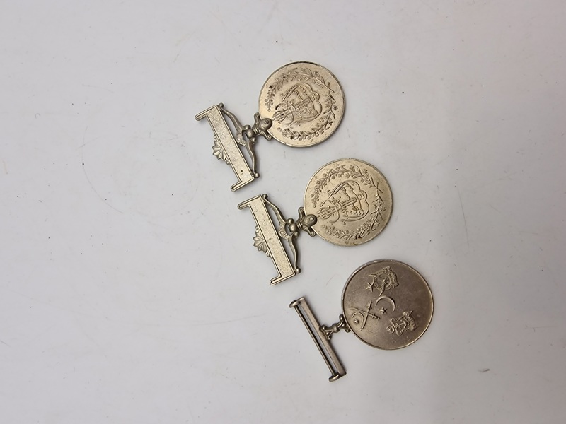 Samling originale pakistanske medaljer - Sitara-e-harb og Tamgha-i-Jamhuria 1375