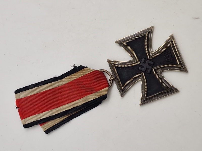 Originalt Eisernes Kreuz 2.kl med Hersteller Nr. 27 - Anton Schenkl's Nachfolger mit Sitz in Wien.