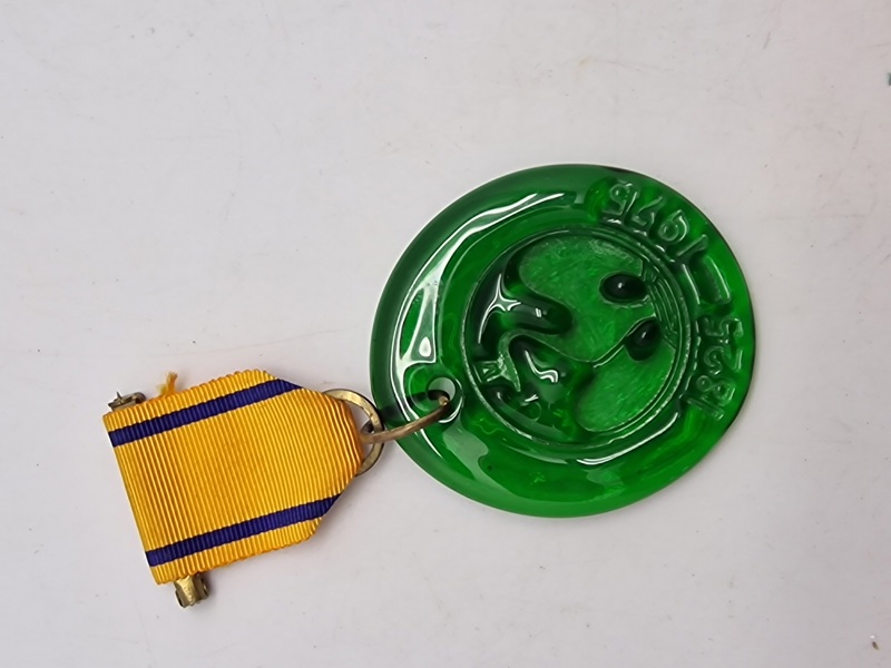 erindringsmedalje fra Holmegaard Glasværk, som blev grundlagt i 1825