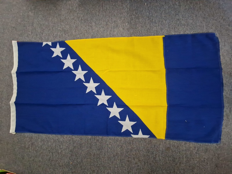 Flag fra Bosnien-Hercegovina
