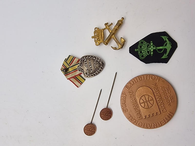 Lot diverse søværns pins mm.