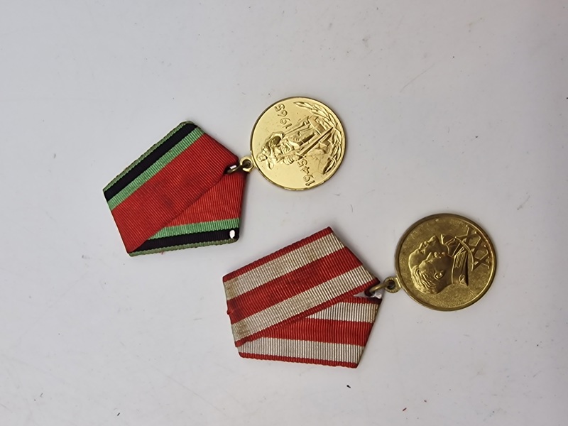 Original 30-års jubilæumsmedalje for Sovjetunionens væbnede styrker & Jubilæumsmedaljen "20-års dagen for sejren i den Store Fædrelandskrig 1941-1945