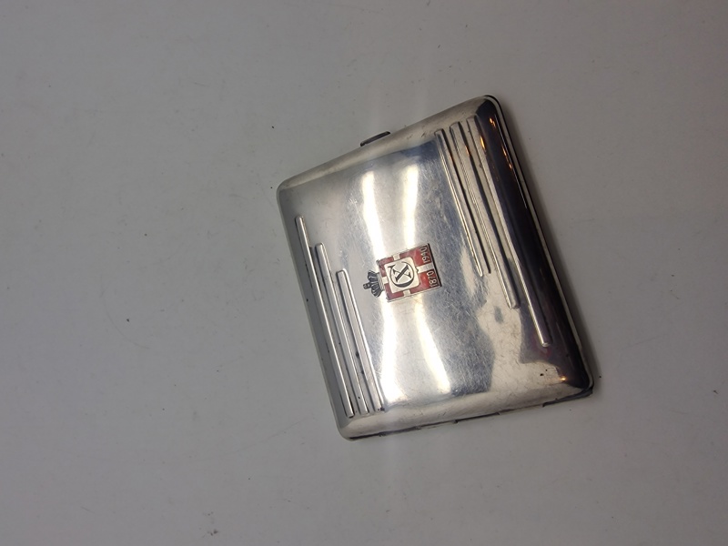 Cigaretetui i nysølv med Georg Jensen kongemærke af sterlingsølv og emalje