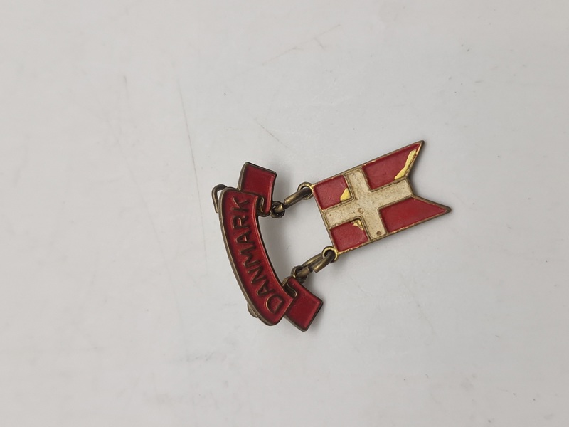 Original “Danmarks” pin