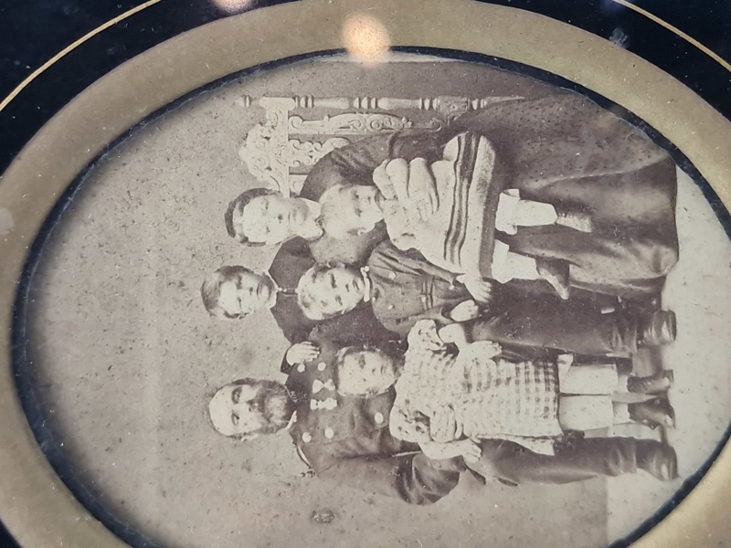 Originalt soldaterfoto fra 1860 med 1848-50 veteran (familiefoto)