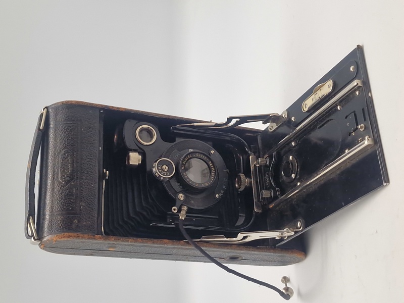 Zeiss Ikon Maximar kamera, der var en serie af foldekammerier til plader, oprindeligt introduceret i 1914 af Ica, før Zeiss Ikon fusionen