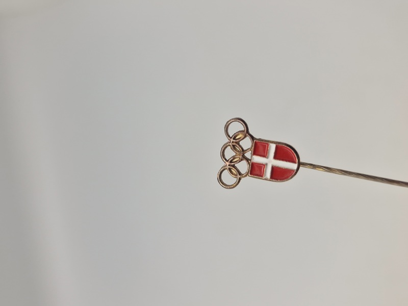 Original olympiade pin 